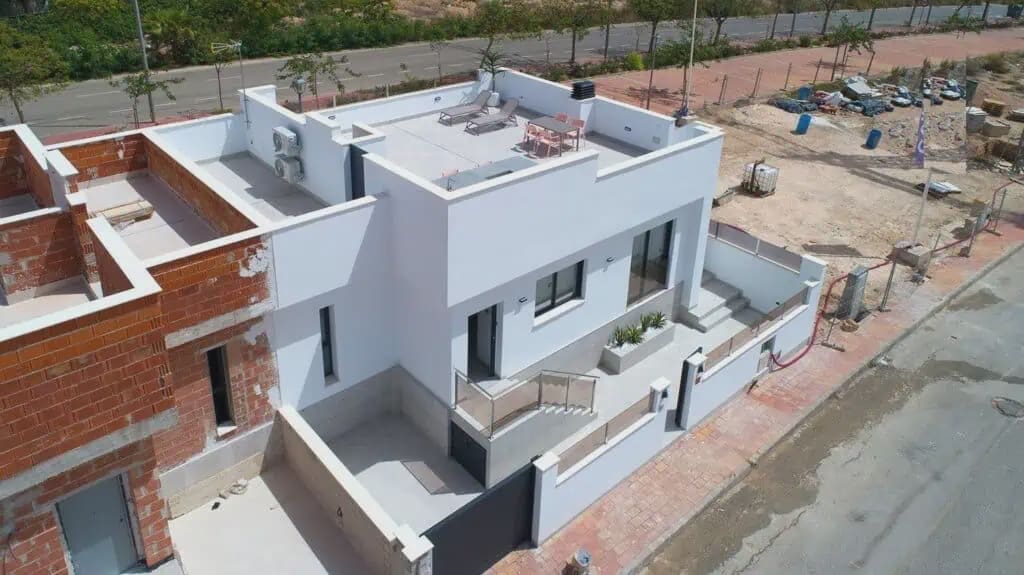 3 sypialnia Willa na sprzedaż w Sucina z basenem garażem - 329 900 € (Ref: 9899757)