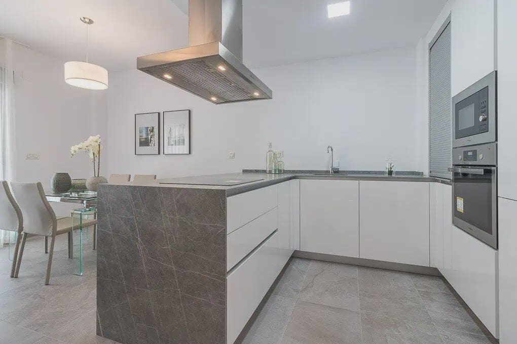 2 soveværelse Lejlighed til salg i Torrevieja med swimmingpool garage - € 340.000 (Ref: 9908921)