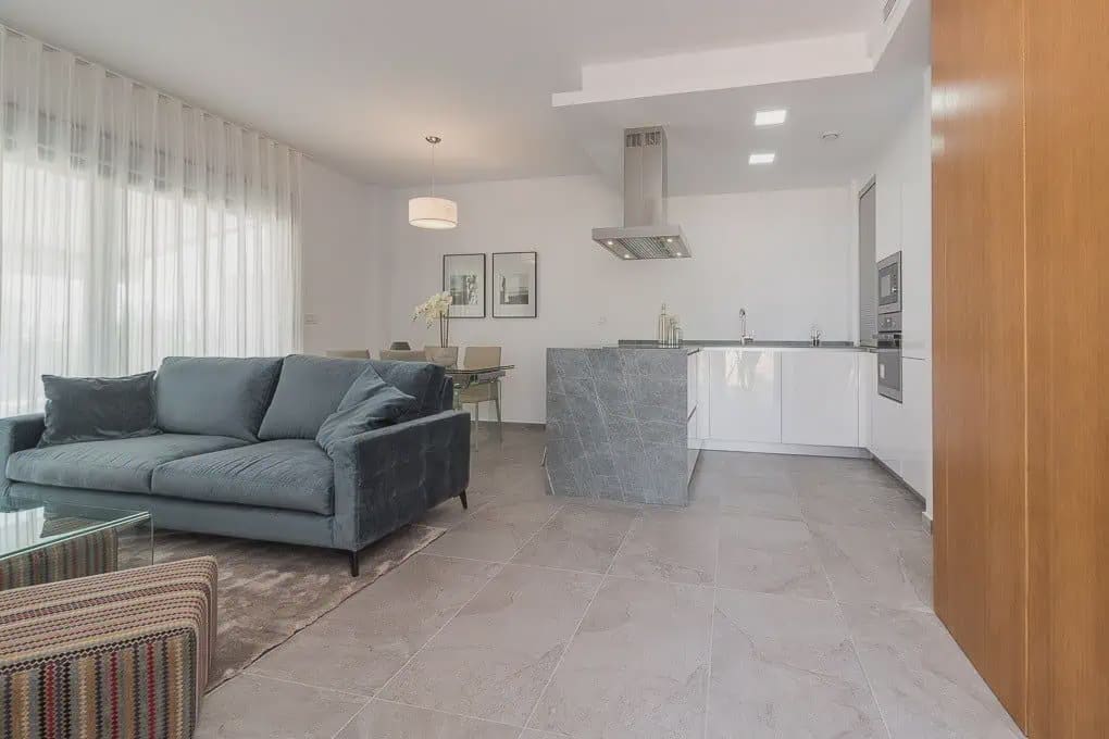 2 soveværelse Lejlighed til salg i Torrevieja med swimmingpool garage - € 340.000 (Ref: 9908921)