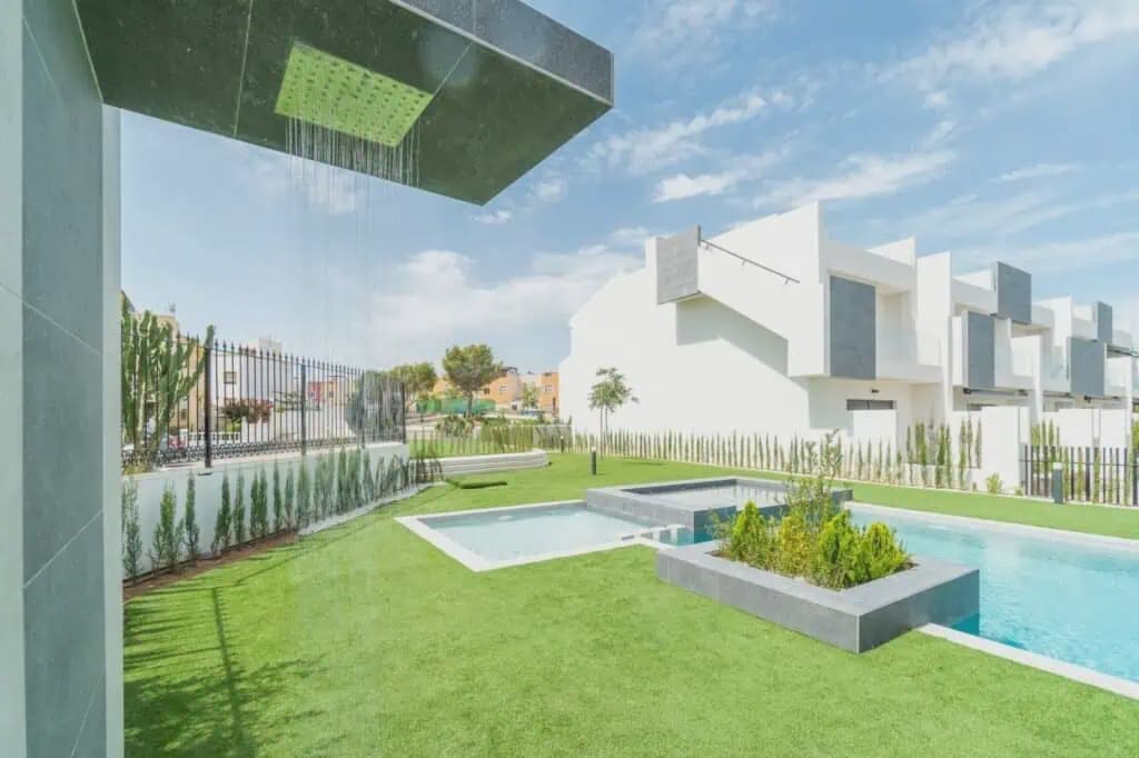 2 soveværelse Lejlighed til salg i Torrevieja med swimmingpool garage - € 340.000 (Ref: 9908921)