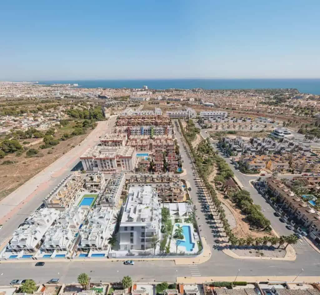 Apartamento de 2 habitaciones en Orihuela Costa en venta con piscina garaje - 399.000 € (Ref: 9927822)