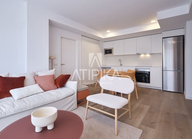 2 soveværelse Lejlighed til salg i Barcelona by med swimmingpool - € 405.000 (Ref: 10004952)