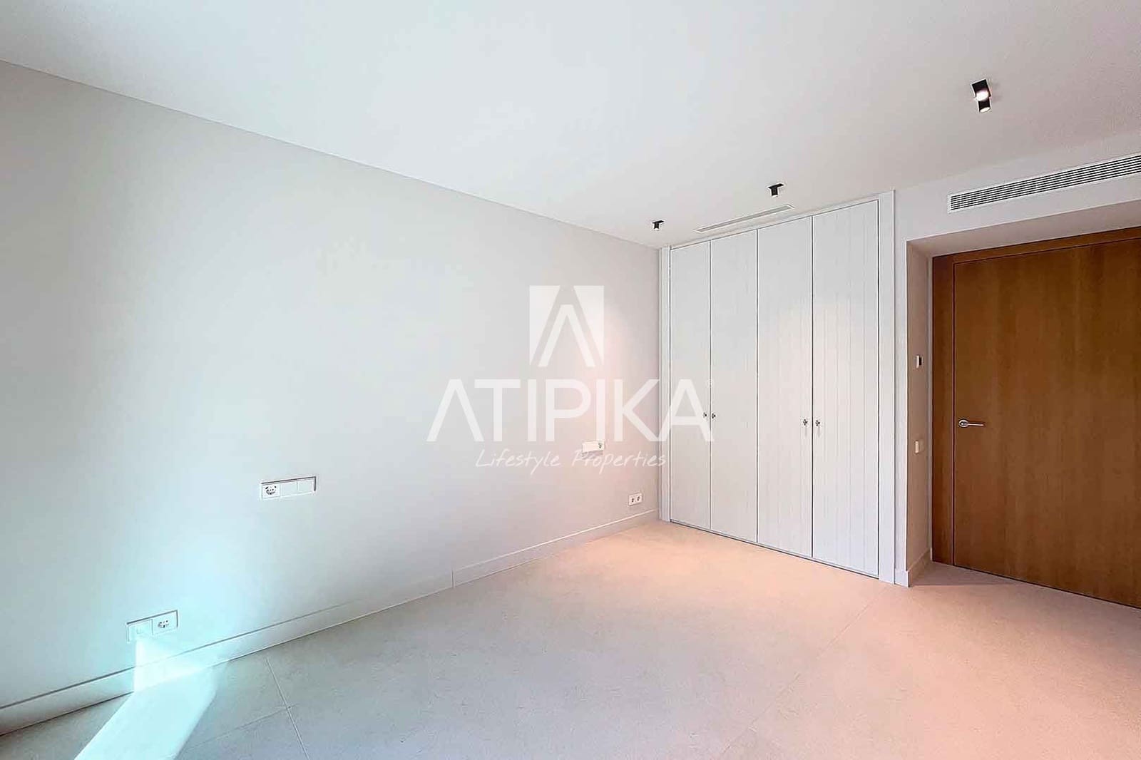 4 sypialnia Apartament na sprzedaż w Miasto Barcelona z basenem - 1 795 000 € (Ref: 10008216)