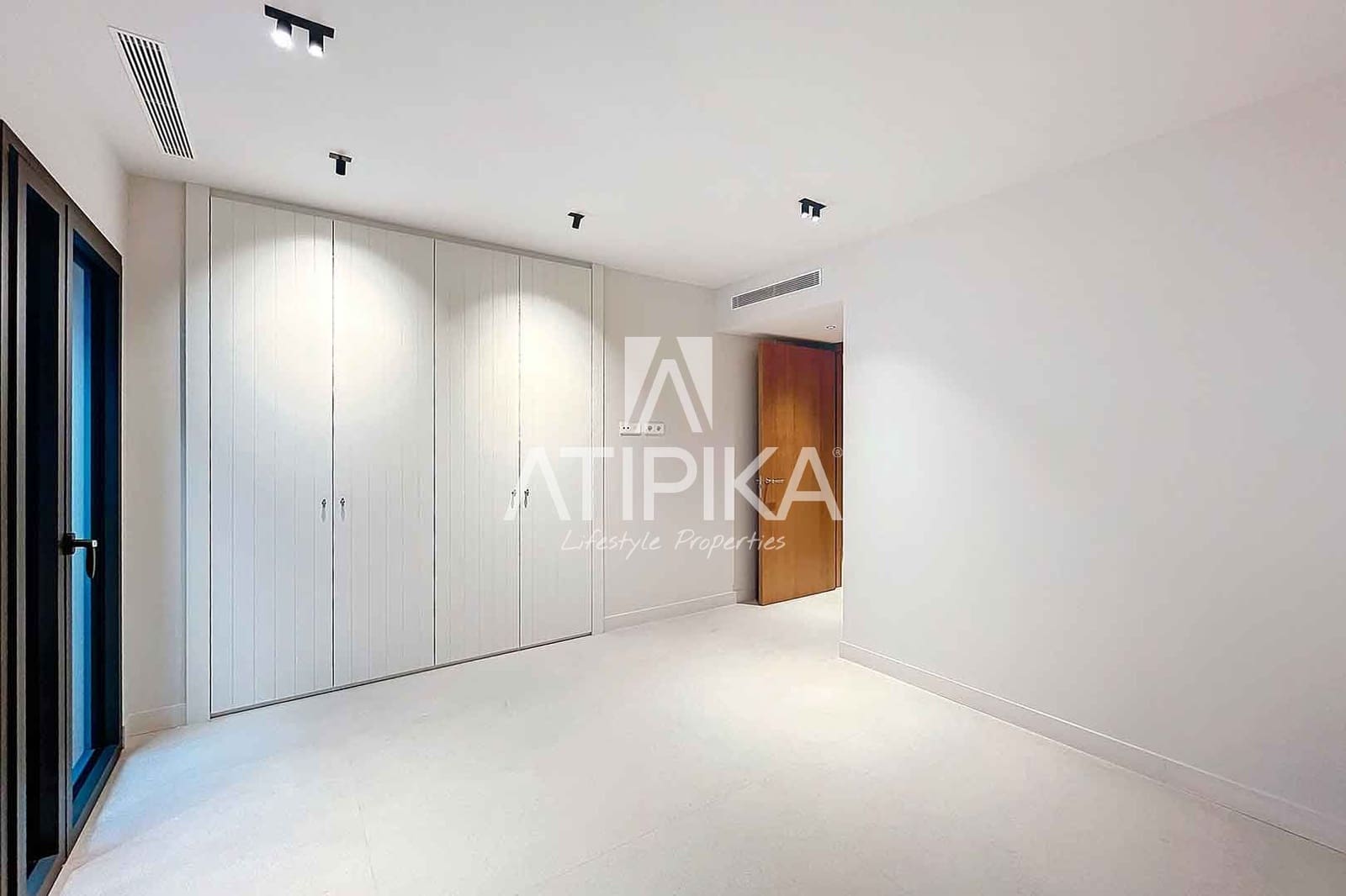 4 soverom Leilighet til salgs i Barcelona by med svømmebasseng - € 1 856 000 (Ref: 10008218)