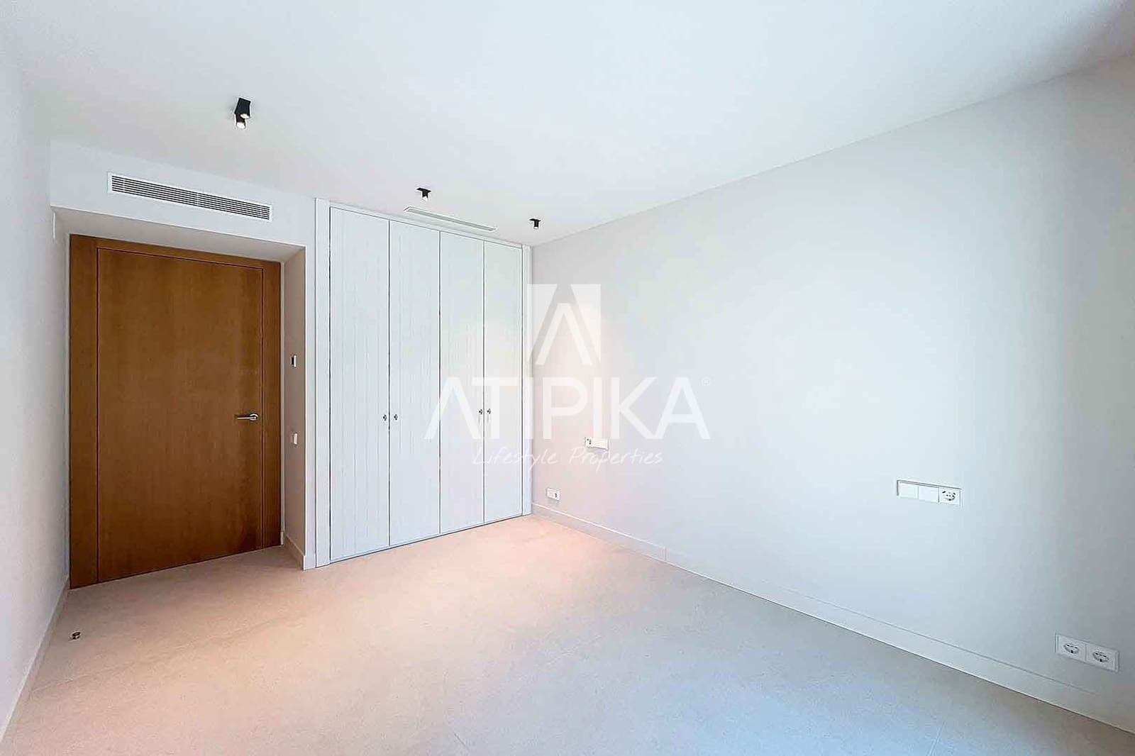 4 soverom Leilighet til salgs i Barcelona by med svømmebasseng - € 1 856 000 (Ref: 10008218)