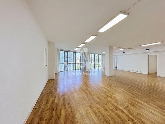 Oficina de 3 habitaciones en Barcelona ciudad en alquiler con garaje - 3.100 € (Ref: 10010158)