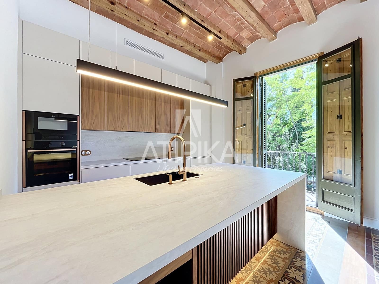 3 bedroom Apartment for sale in Barcelona city - € 1,285,000 (Ref: 10017005)