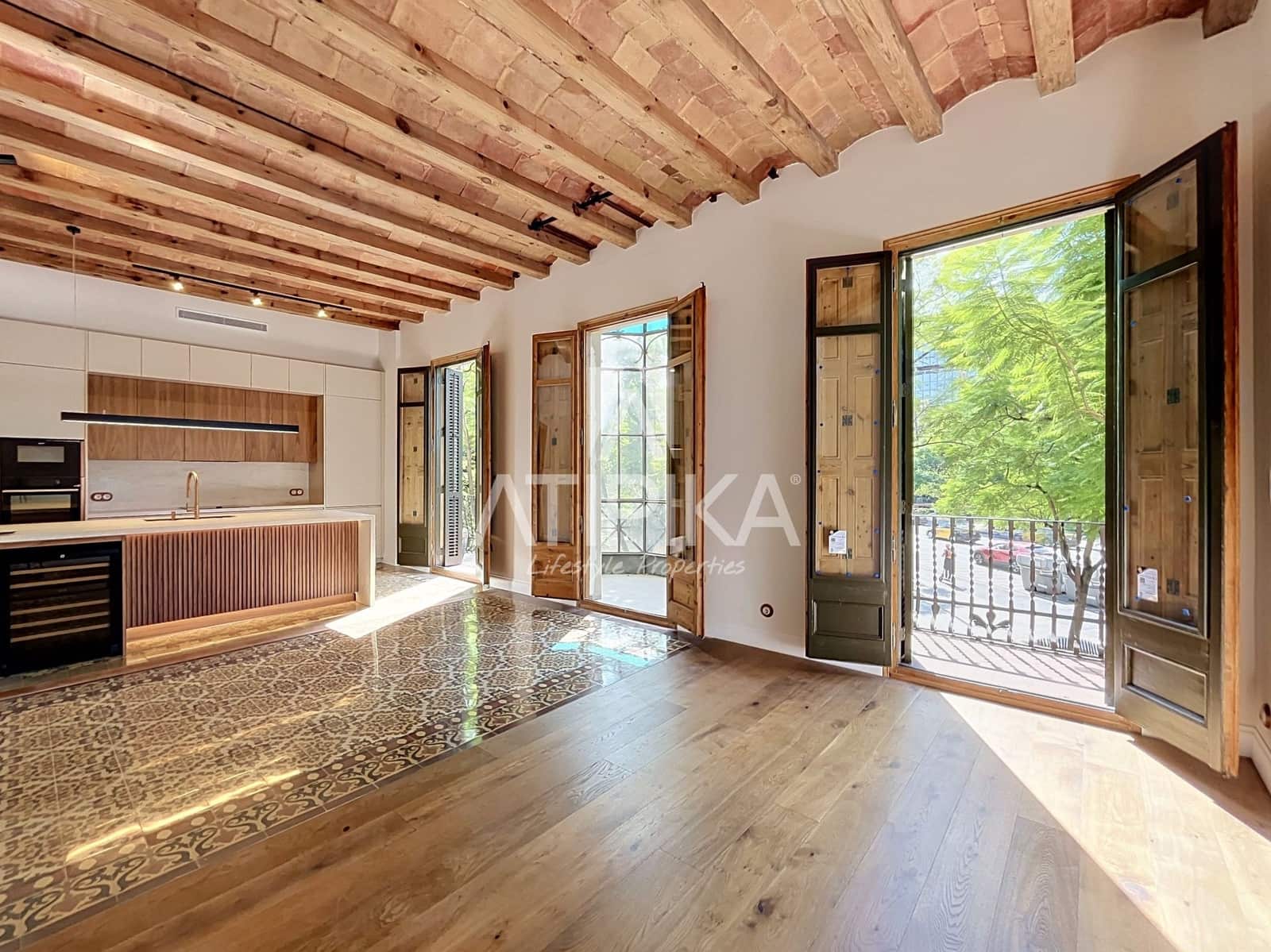 3 bedroom Apartment for sale in Barcelona city - € 1,285,000 (Ref: 10017005)