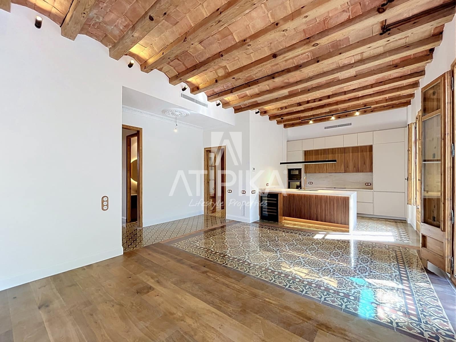 3 bedroom Apartment for sale in Barcelona city - € 1,285,000 (Ref: 10017005)