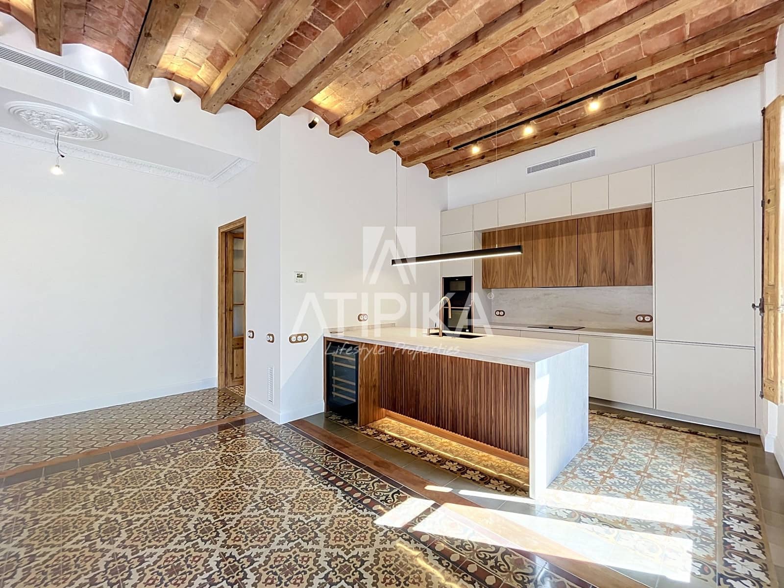 3 bedroom Apartment for sale in Barcelona city - € 1,285,000 (Ref: 10017005)