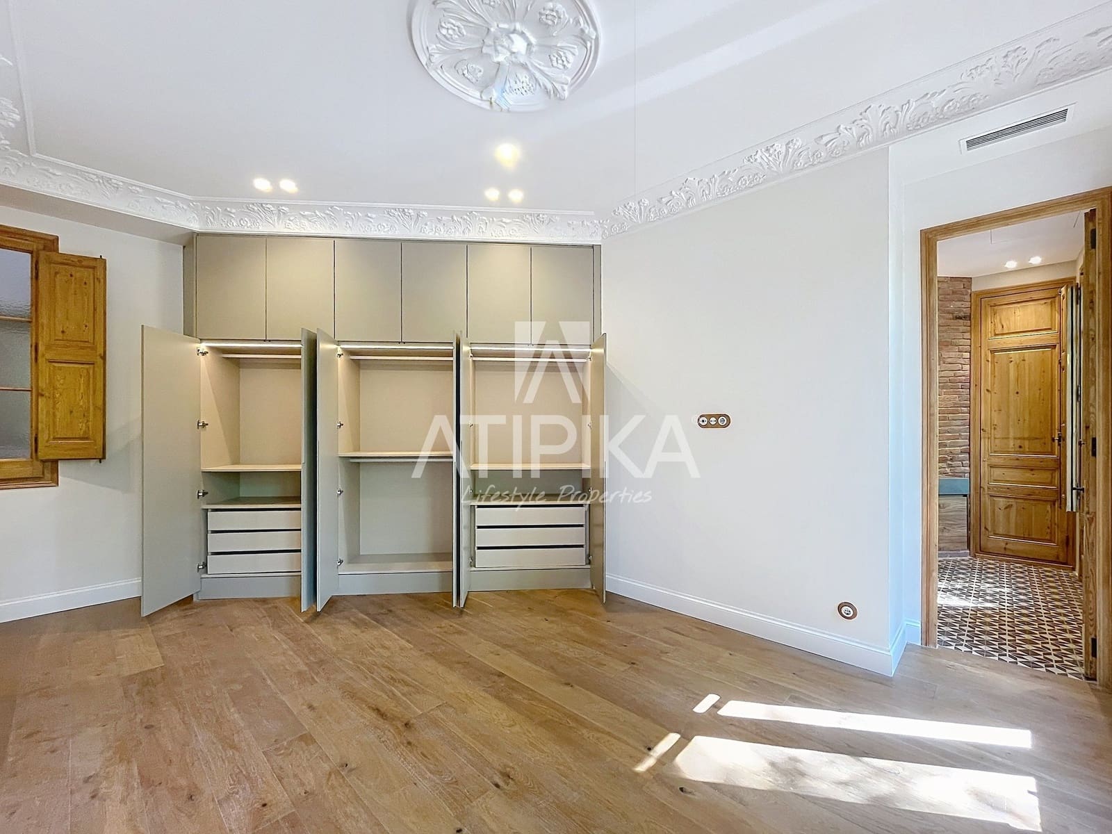 3 bedroom Apartment for sale in Barcelona city - € 1,285,000 (Ref: 10017005)