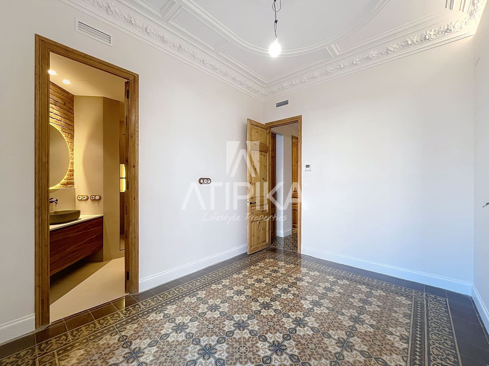 3 bedroom Apartment for sale in Barcelona city - € 1,285,000 (Ref: 10017005)
