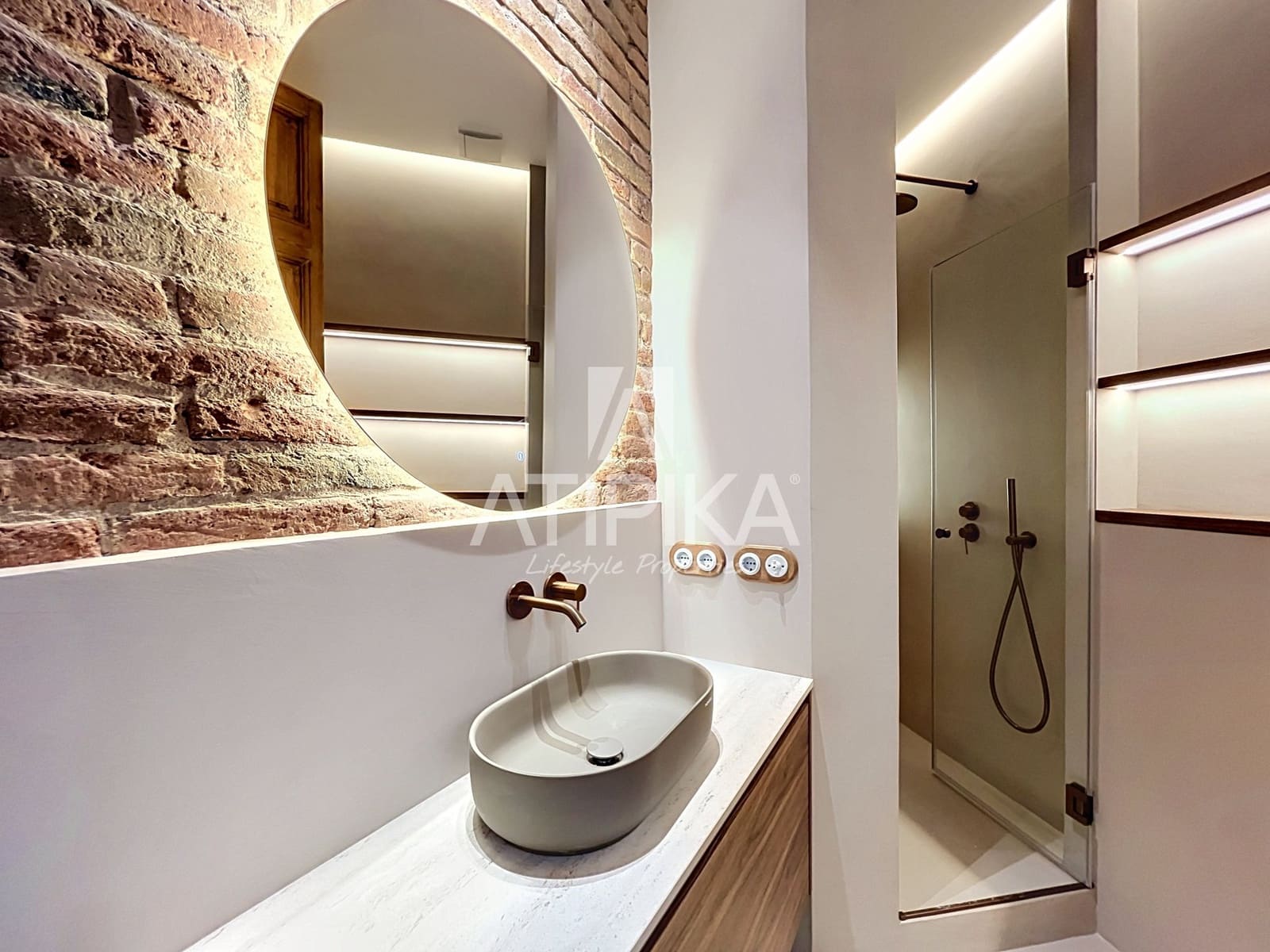 3 bedroom Apartment for sale in Barcelona city - € 1,285,000 (Ref: 10017005)