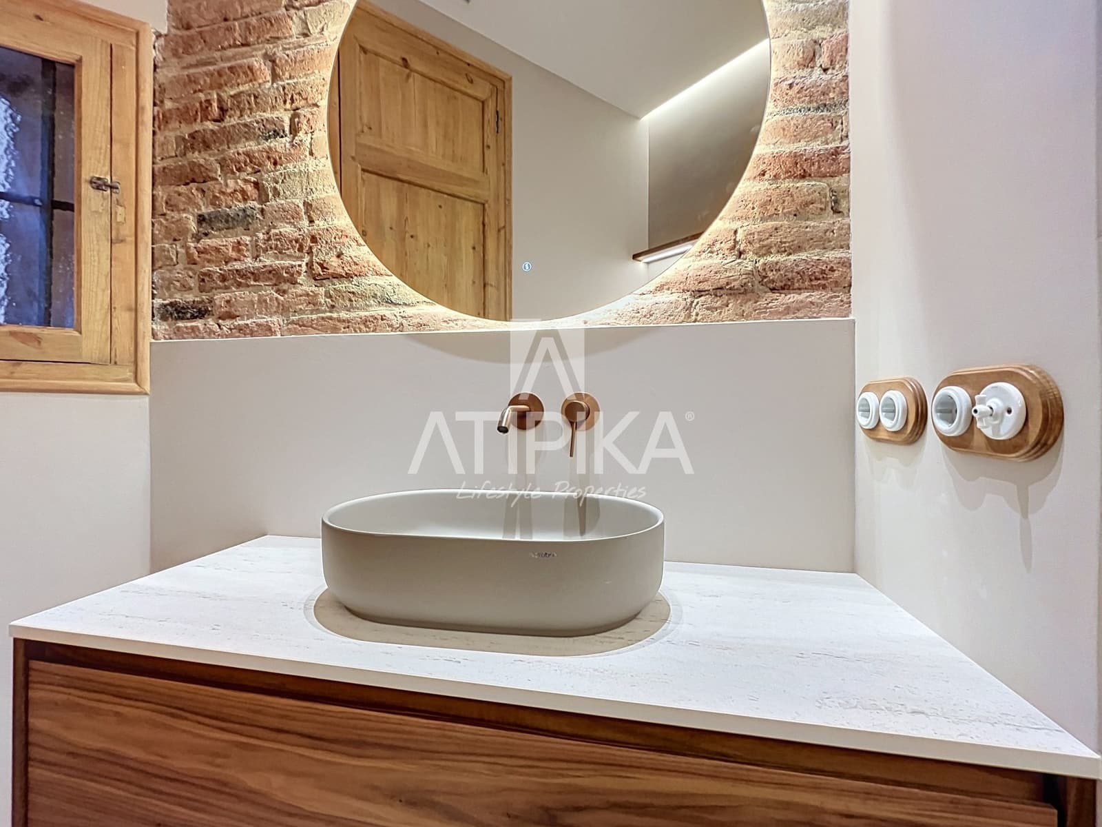 3 bedroom Apartment for sale in Barcelona city - € 1,285,000 (Ref: 10017005)
