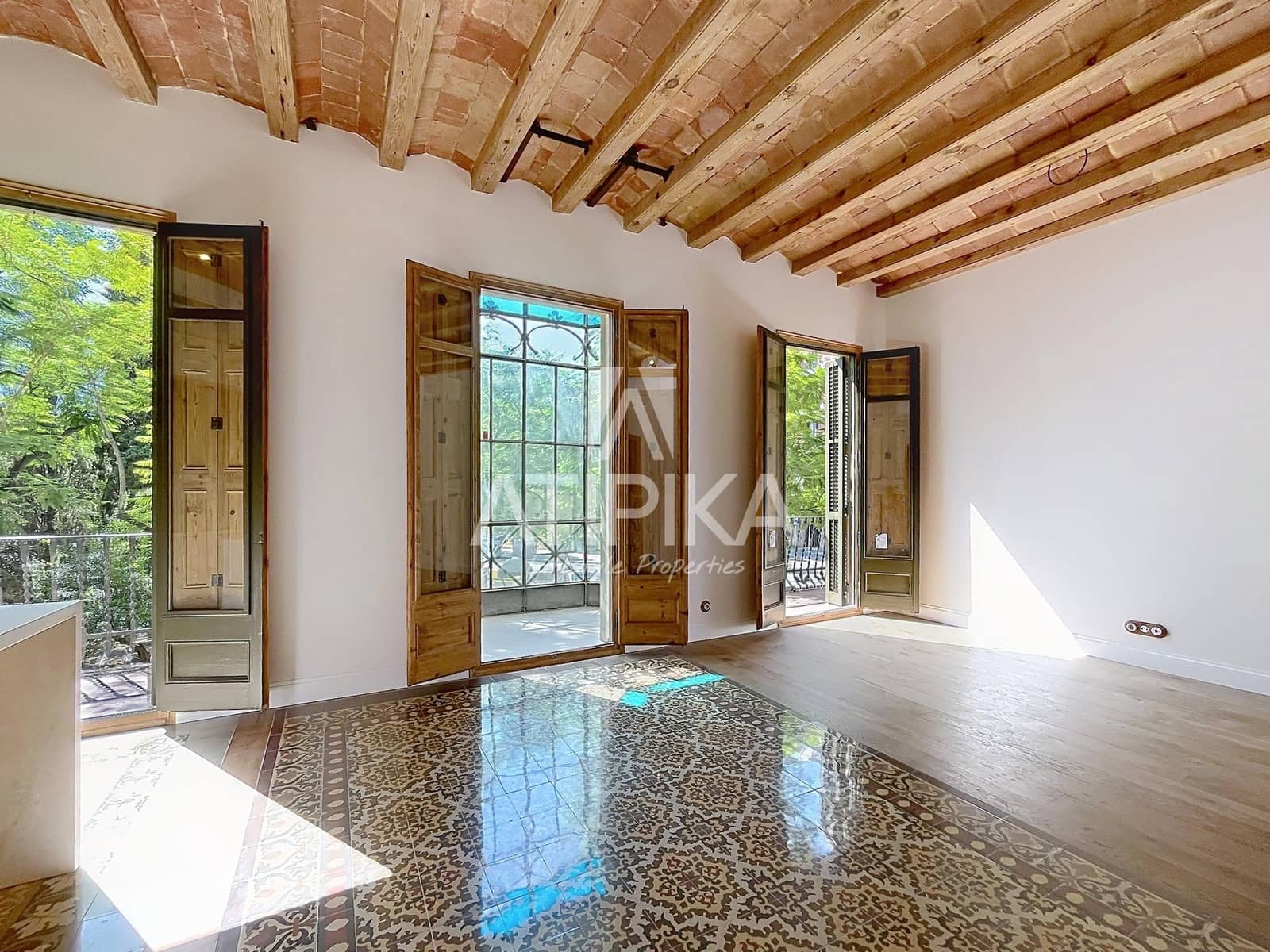 3 bedroom Apartment for sale in Barcelona city - € 1,285,000 (Ref: 10017005)