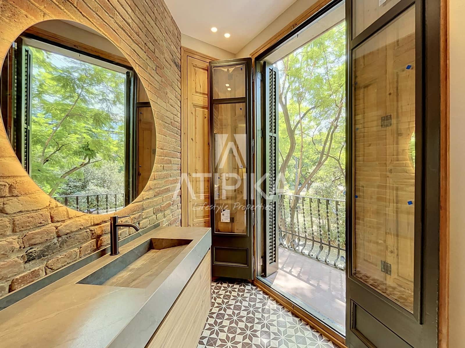 3 bedroom Apartment for sale in Barcelona city - € 1,285,000 (Ref: 10017005)