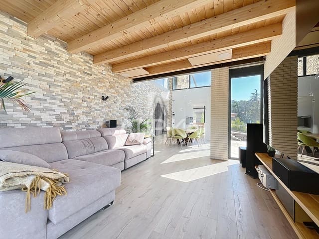 5 Zimmer Villa zu verkaufen in Begues mit Pool - 1.290.000 € (Ref: 10020092)