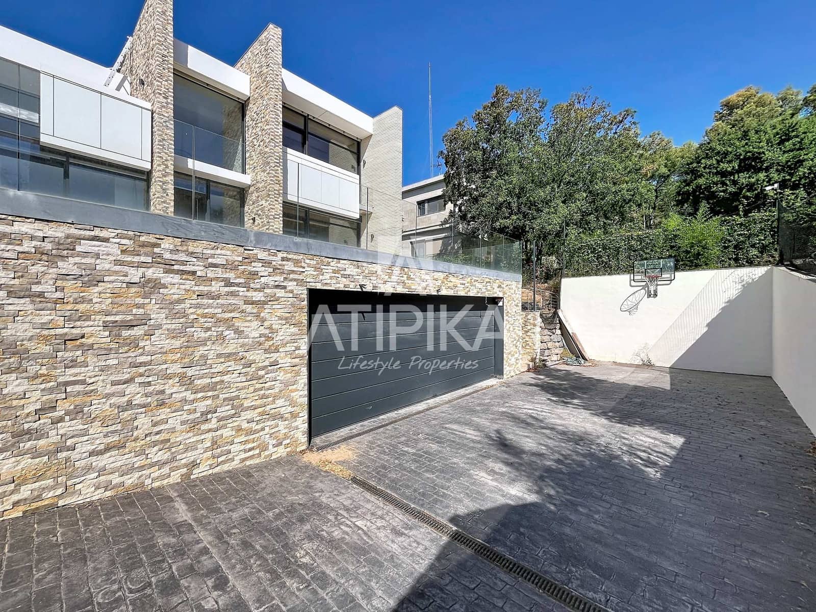 5 Zimmer Villa zu verkaufen in Begues mit Pool - 1.290.000 € (Ref: 10020092)