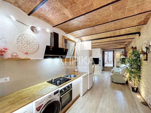 4 soveværelse Lejlighed til salg i Barcelona by - € 745.000 (Ref: 10042423)