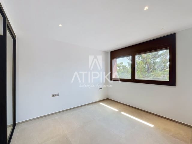 3 sypialnia Penthouse na sprzedaż w Castelldefels z basenem - 1 395 000 € (Ref: 10048659)