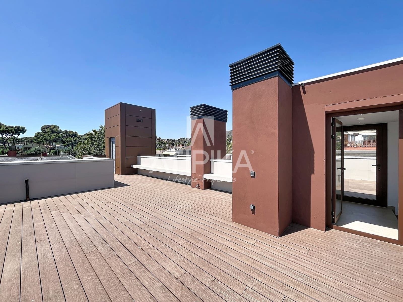 3 bedroom Penthouse for sale in Castelldefels with pool - € 1,395,000 (Ref: 10048659)