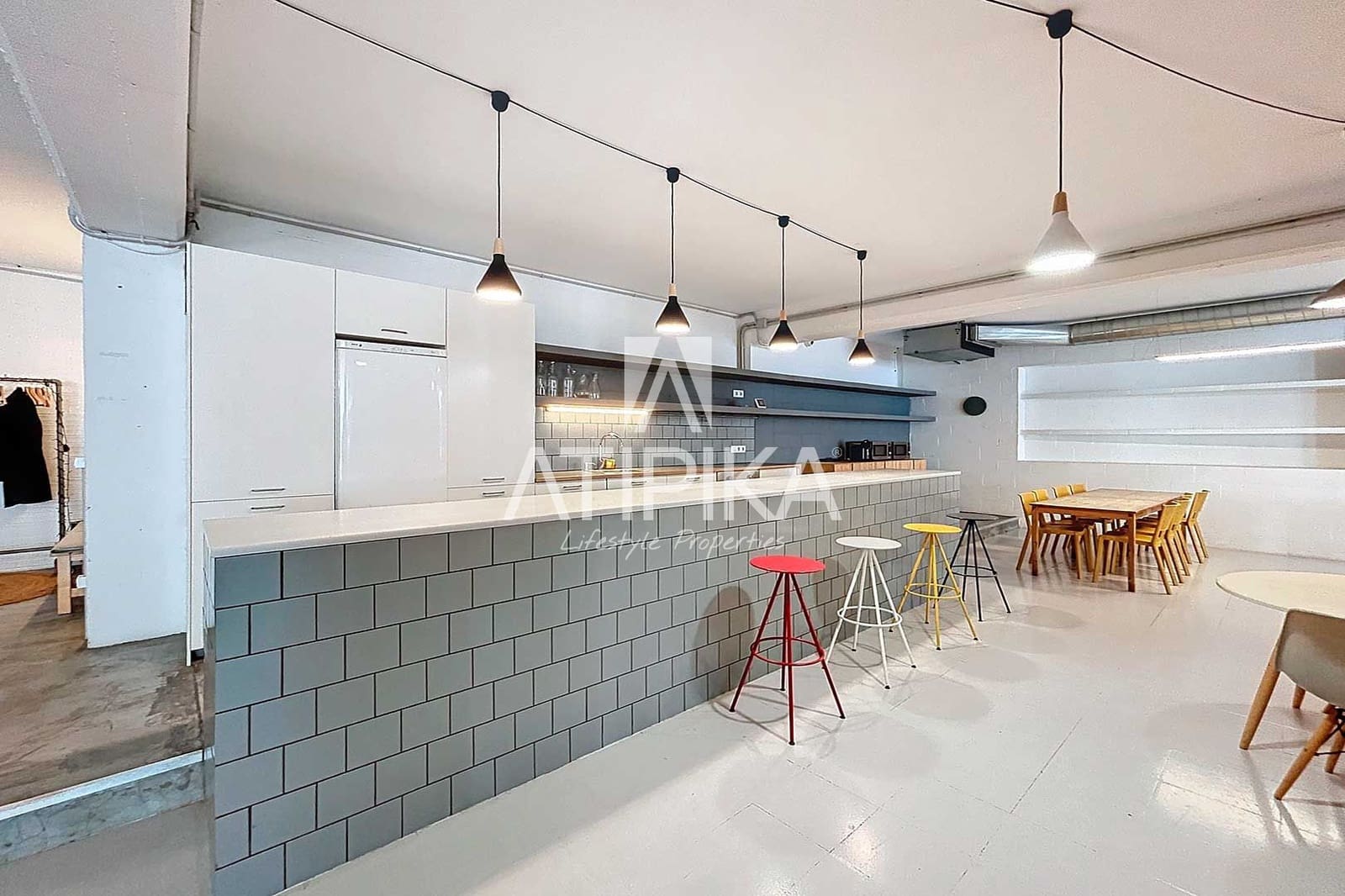 Local Commercial de 6 chambres à louer à Barcelone ville - 5 000 € (Ref: 10048661)