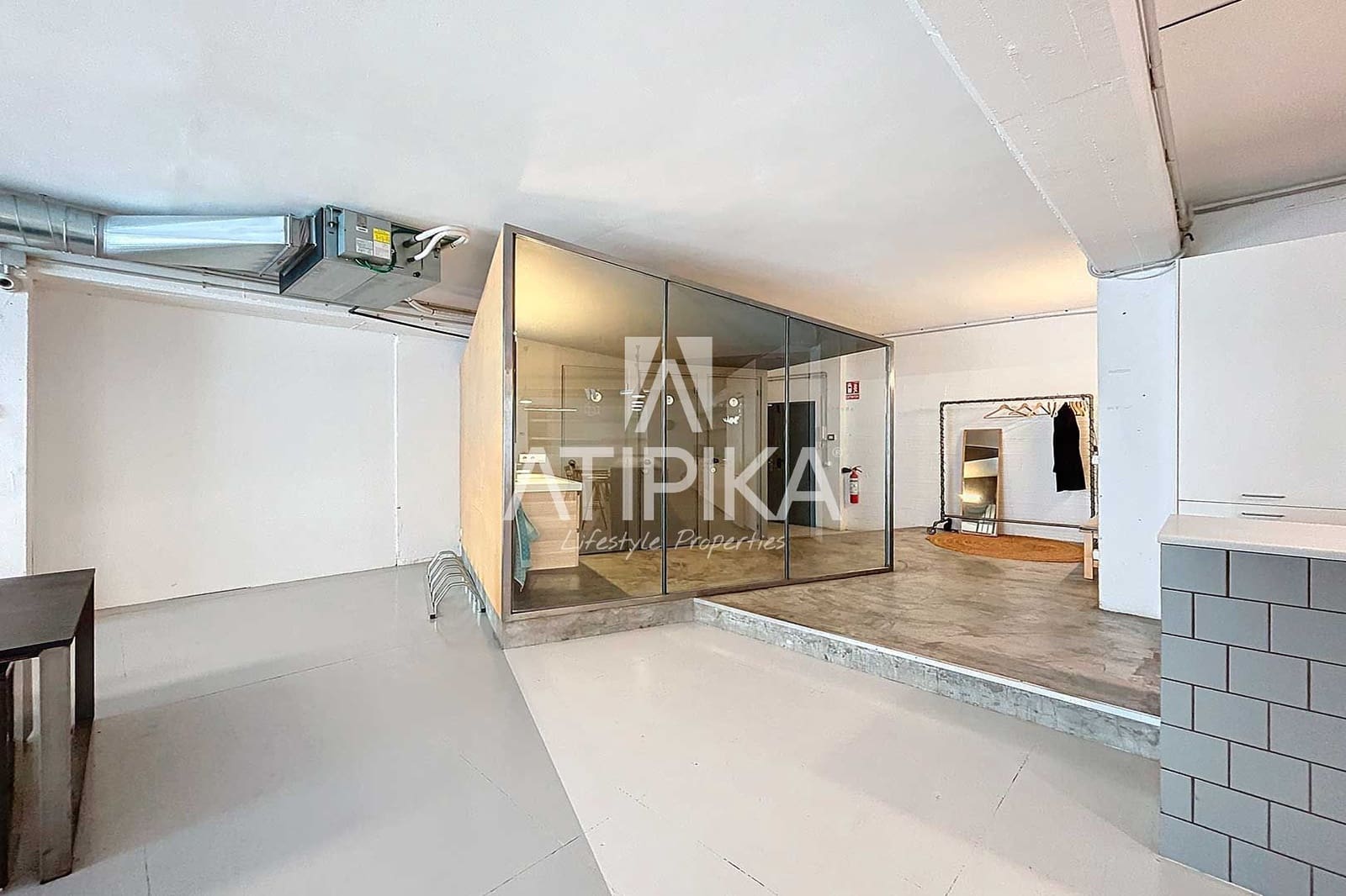 Local Commercial de 6 chambres à louer à Barcelone ville - 5 000 € (Ref: 10048661)