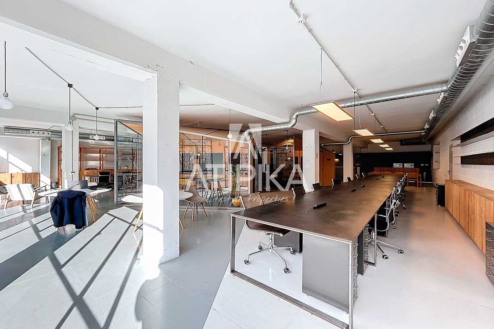 Local Commercial de 6 chambres à louer à Barcelone ville - 5 000 € (Ref: 10048661)
