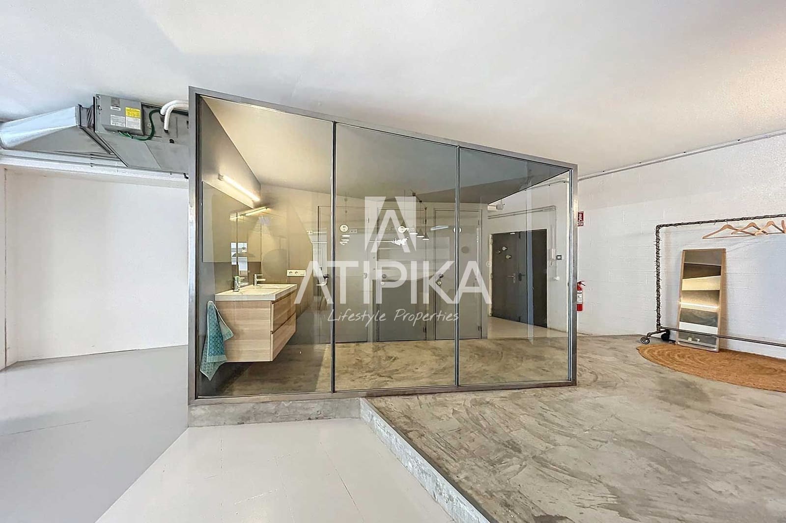 Local Commercial de 6 chambres à louer à Barcelone ville - 5 000 € (Ref: 10048661)
