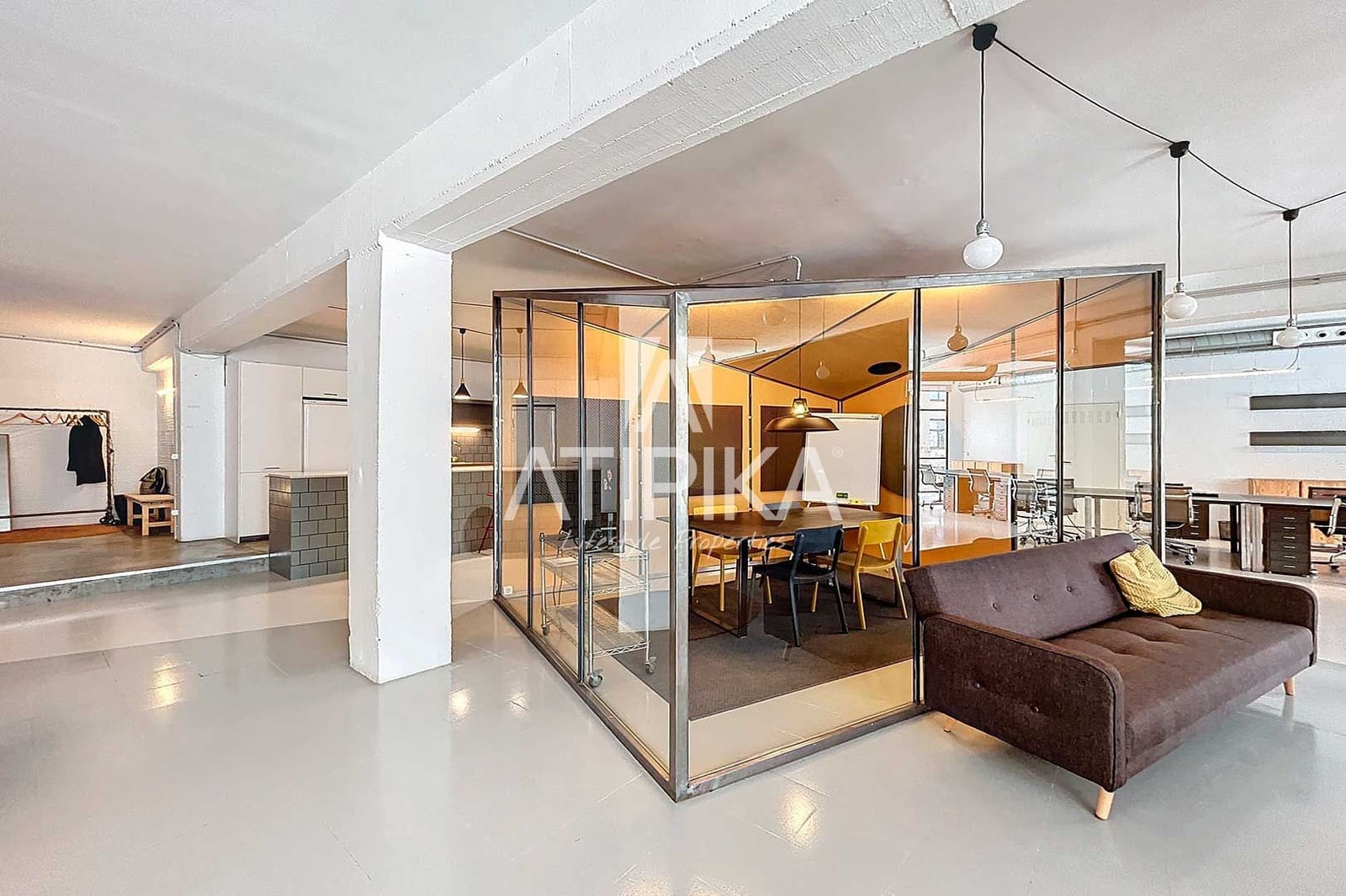 Local Commercial de 6 chambres à louer à Barcelone ville - 5 000 € (Ref: 10048661)