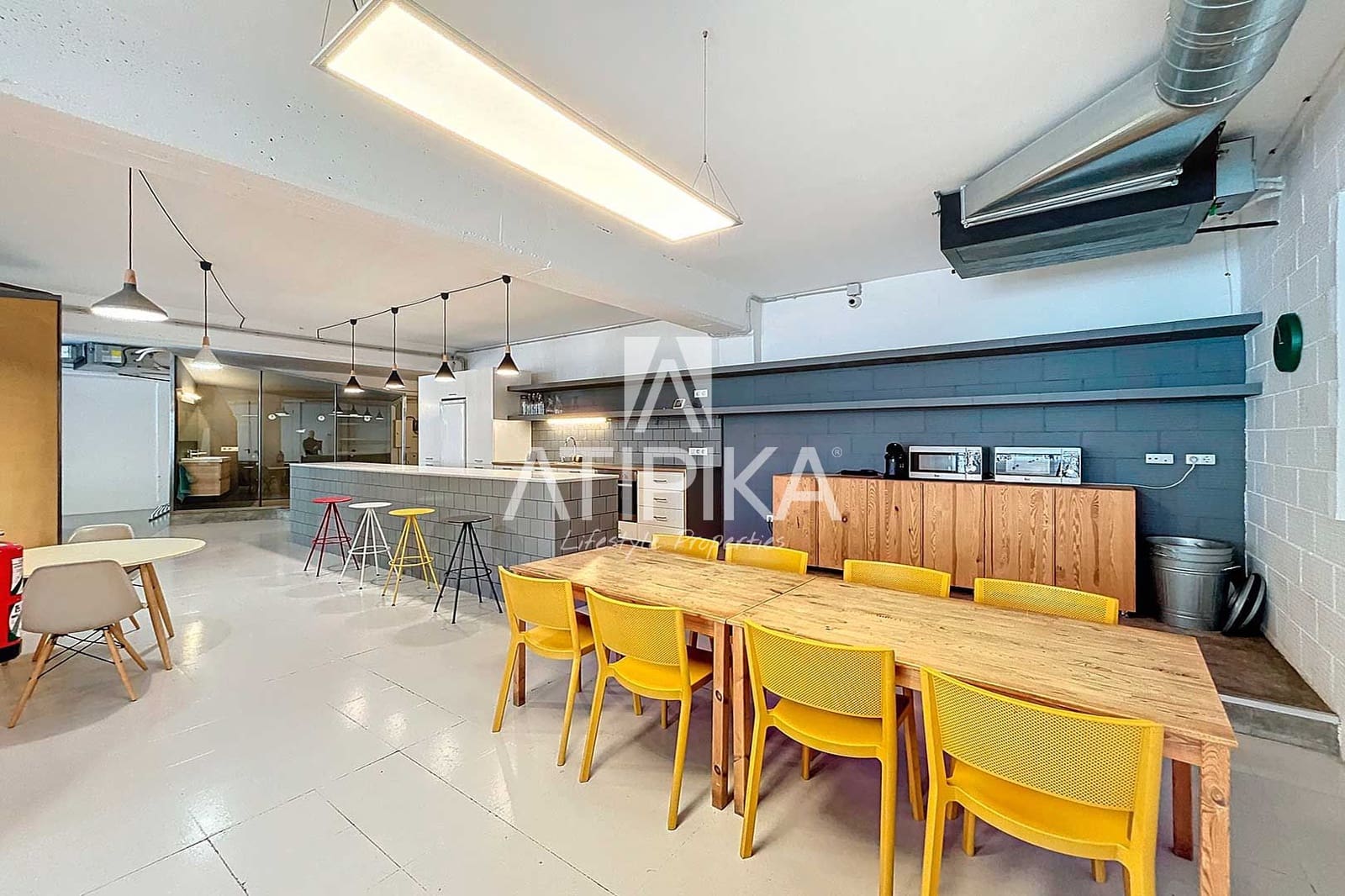 Local Commercial de 6 chambres à louer à Barcelone ville - 5 000 € (Ref: 10048661)
