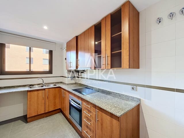 2 sovrum Lägenhet till salu i Sabadell med pool - 349 000 € (Ref: 10054583)