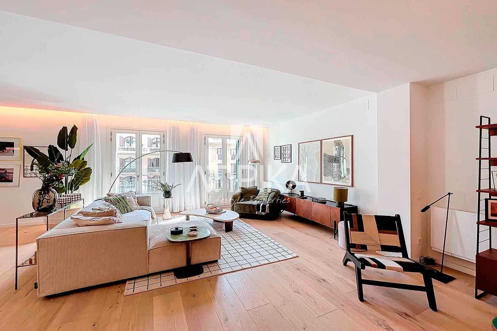 2 bedroom Apartment for sale in Barcelona city - € 1,800,000 (Ref: 10054584)