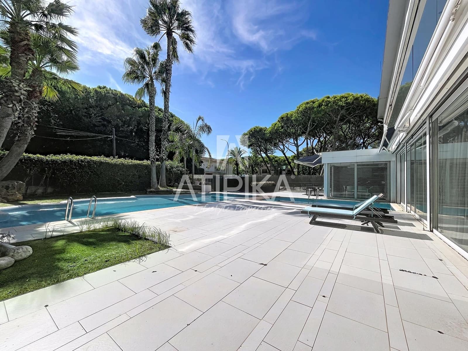 7 bedroom Villa for sale in Castelldefels with pool garage - € 3,500,000 (Ref: 10063698)