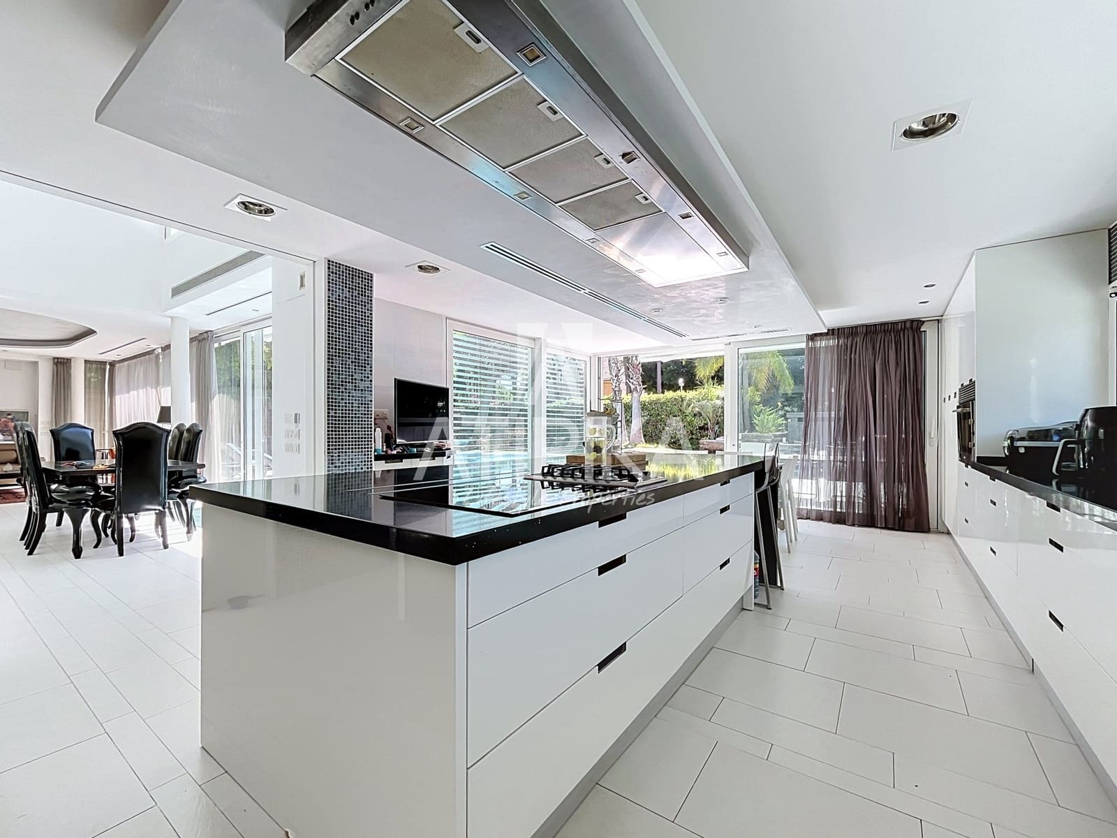 7 bedroom Villa for sale in Castelldefels with pool garage - € 3,500,000 (Ref: 10063698)