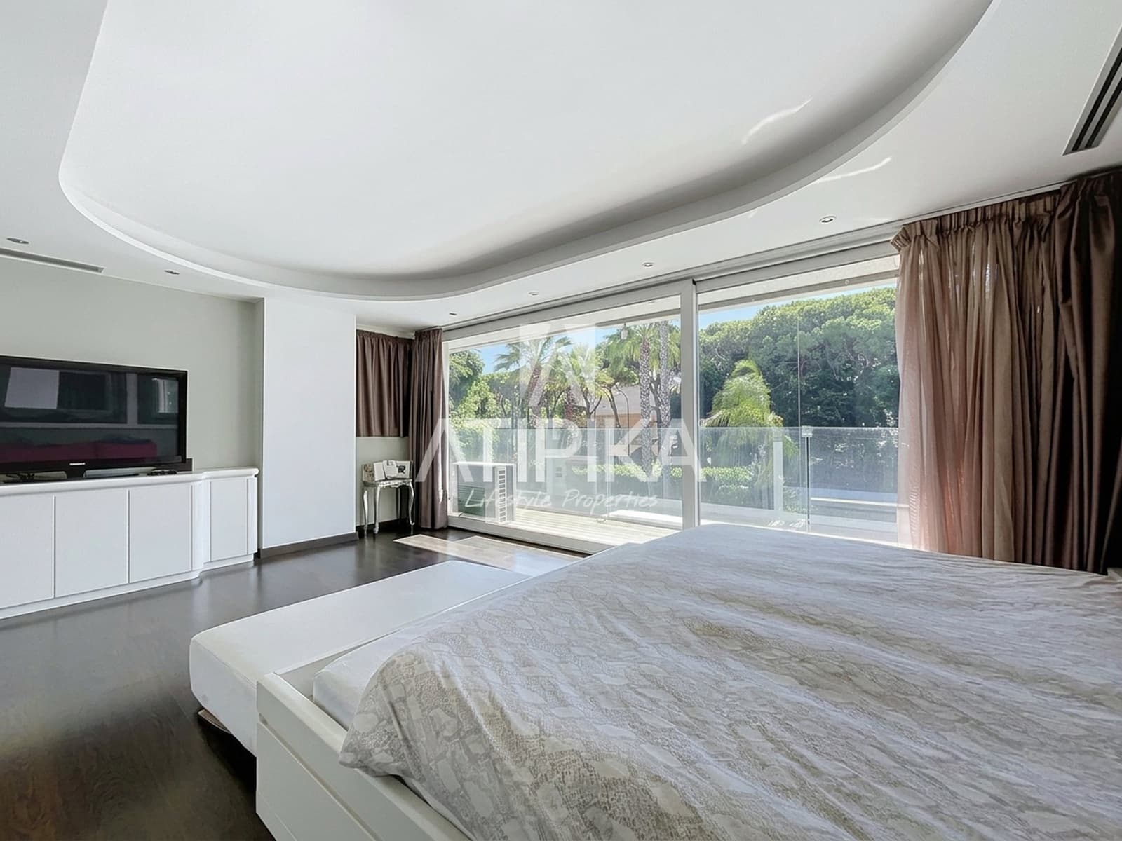 7 bedroom Villa for sale in Castelldefels with pool garage - € 3,500,000 (Ref: 10063698)