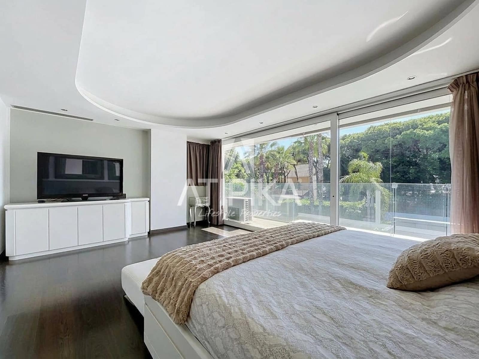 7 bedroom Villa for sale in Castelldefels with pool garage - € 3,500,000 (Ref: 10063698)