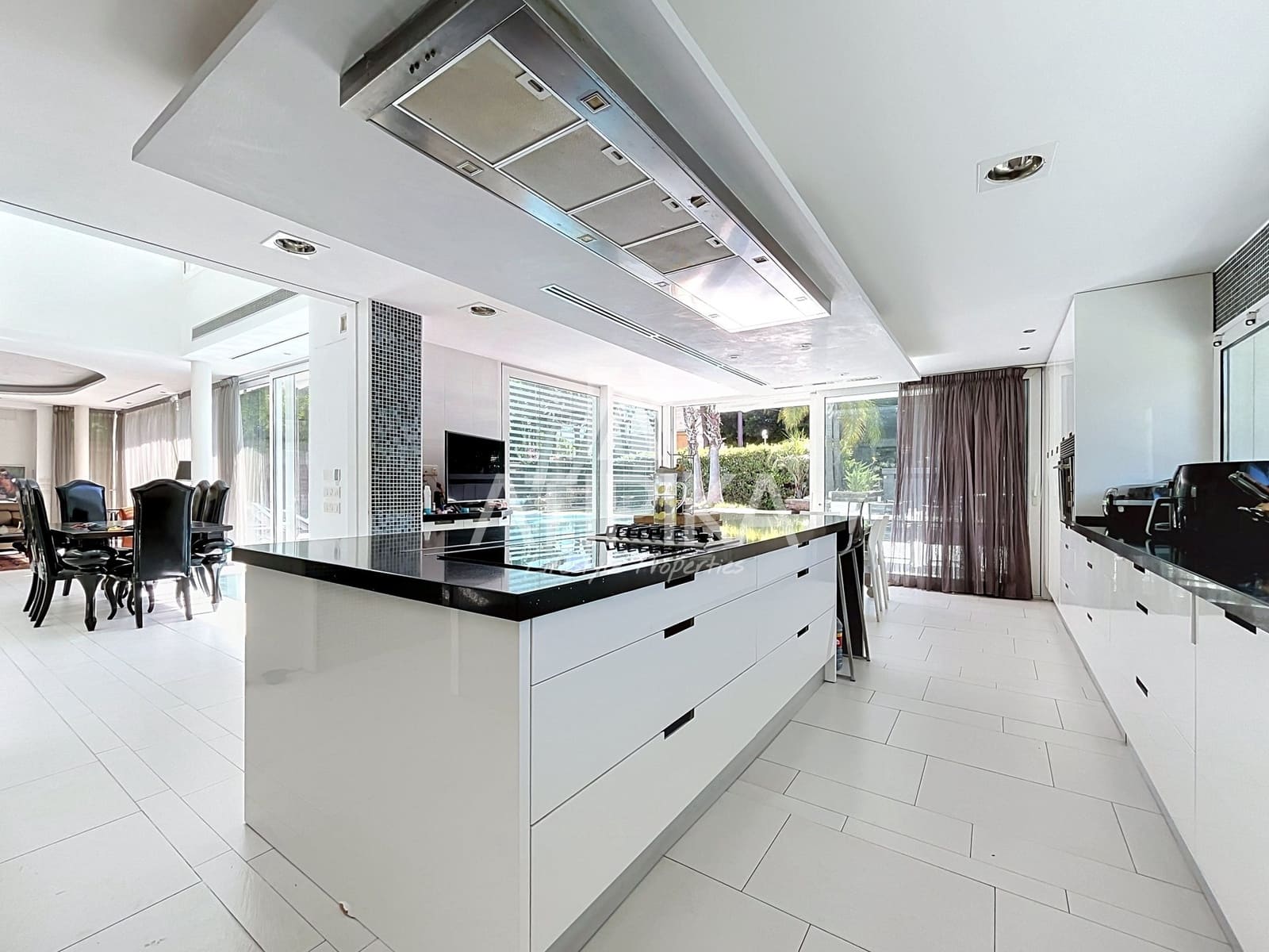 7 bedroom Villa for sale in Castelldefels with pool garage - € 3,500,000 (Ref: 10063698)