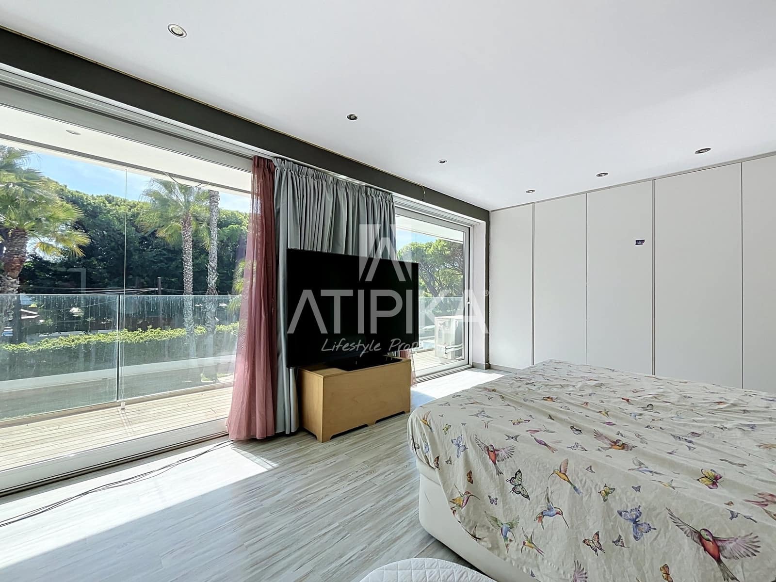 7 bedroom Villa for sale in Castelldefels with pool garage - € 3,500,000 (Ref: 10063698)