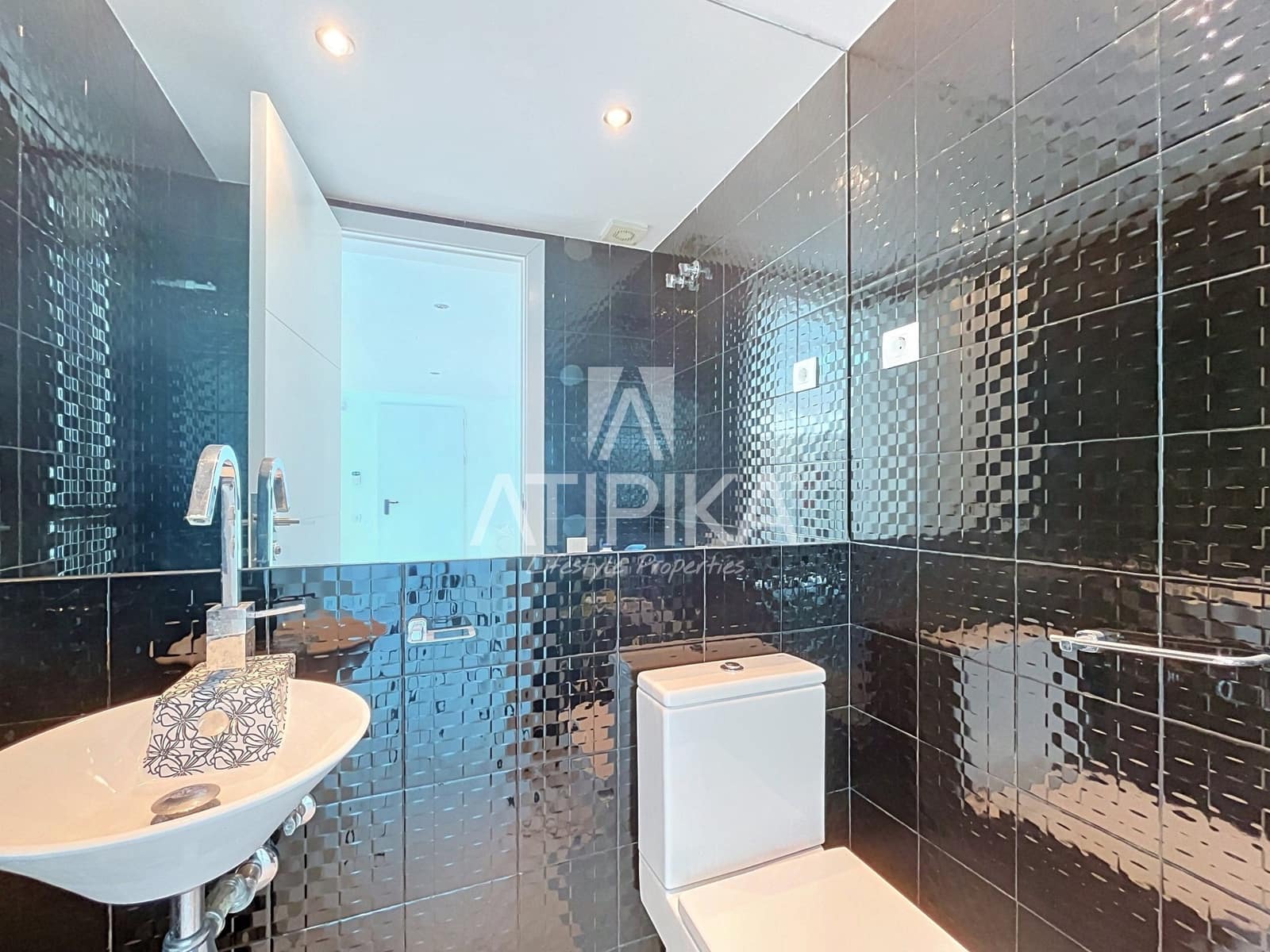 7 bedroom Villa for sale in Castelldefels with pool garage - € 3,500,000 (Ref: 10063698)