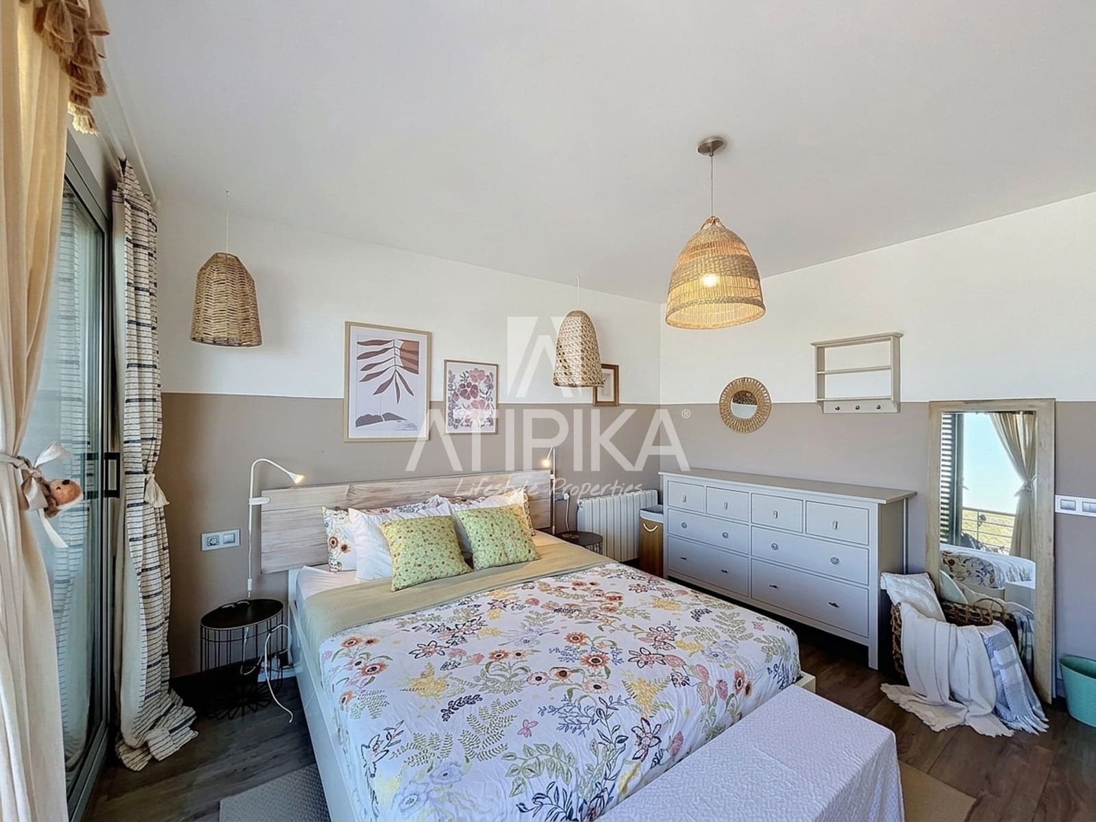 4 makuuhuone Huvila myytävänä paikassa Sitges mukana uima-altaan - 1 100 000 € (Ref: 10085424)