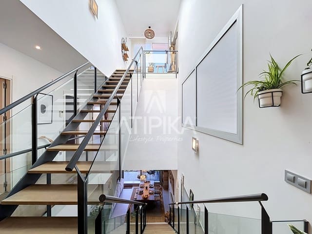 4 makuuhuone Huvila myytävänä paikassa Sitges mukana uima-altaan - 1 100 000 € (Ref: 10085424)