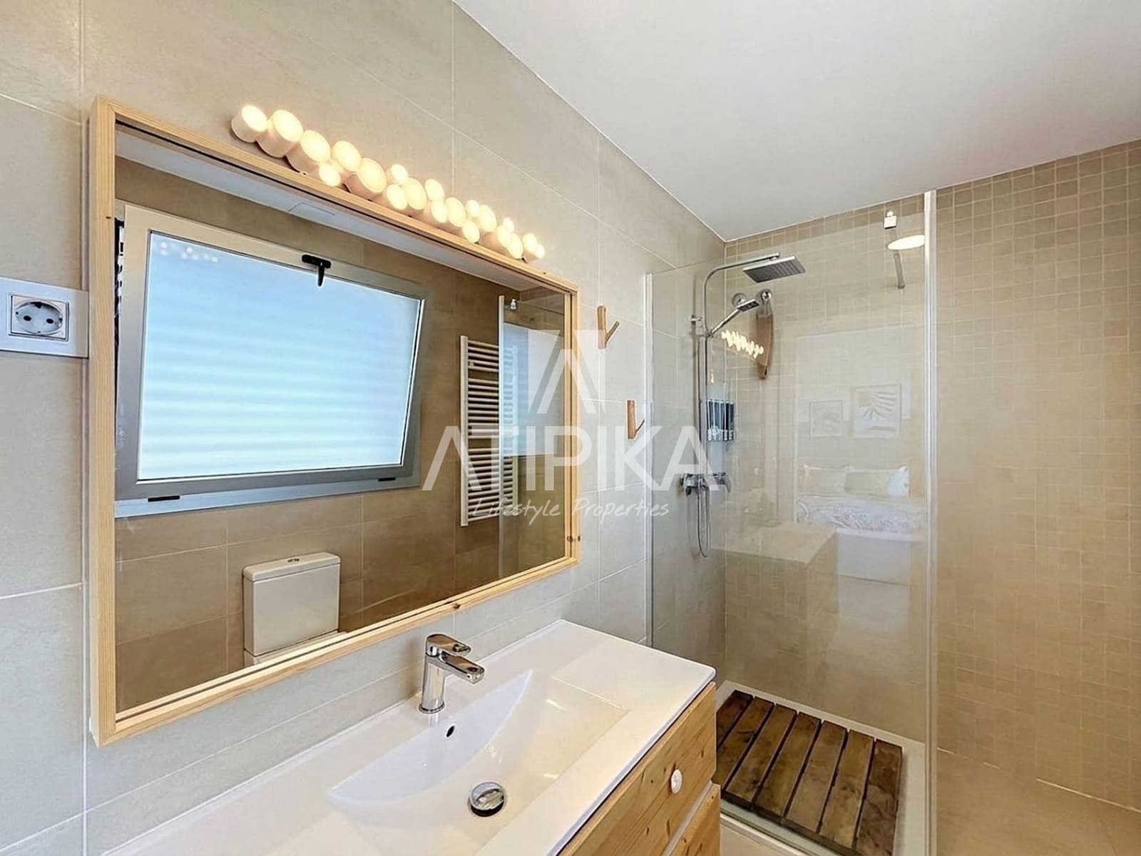 4 makuuhuone Huvila myytävänä paikassa Sitges mukana uima-altaan - 1 100 000 € (Ref: 10085424)