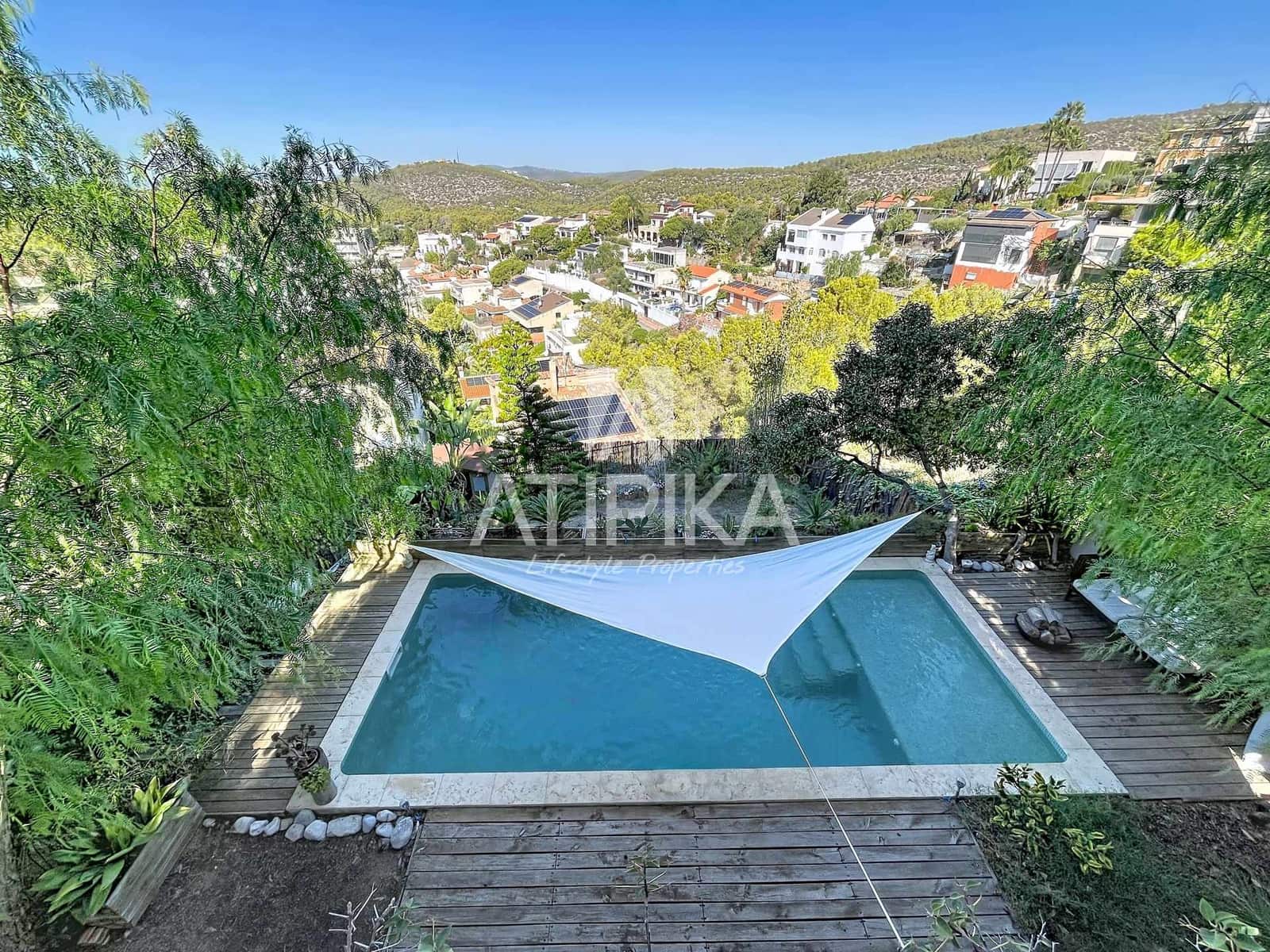 4 makuuhuone Huvila myytävänä paikassa Sitges mukana uima-altaan - 1 100 000 € (Ref: 10085424)