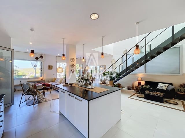 4 makuuhuone Huvila myytävänä paikassa Sitges mukana uima-altaan - 1 100 000 € (Ref: 10085424)