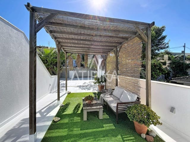 4 makuuhuone Huvila myytävänä paikassa Sitges mukana uima-altaan - 1 100 000 € (Ref: 10085424)