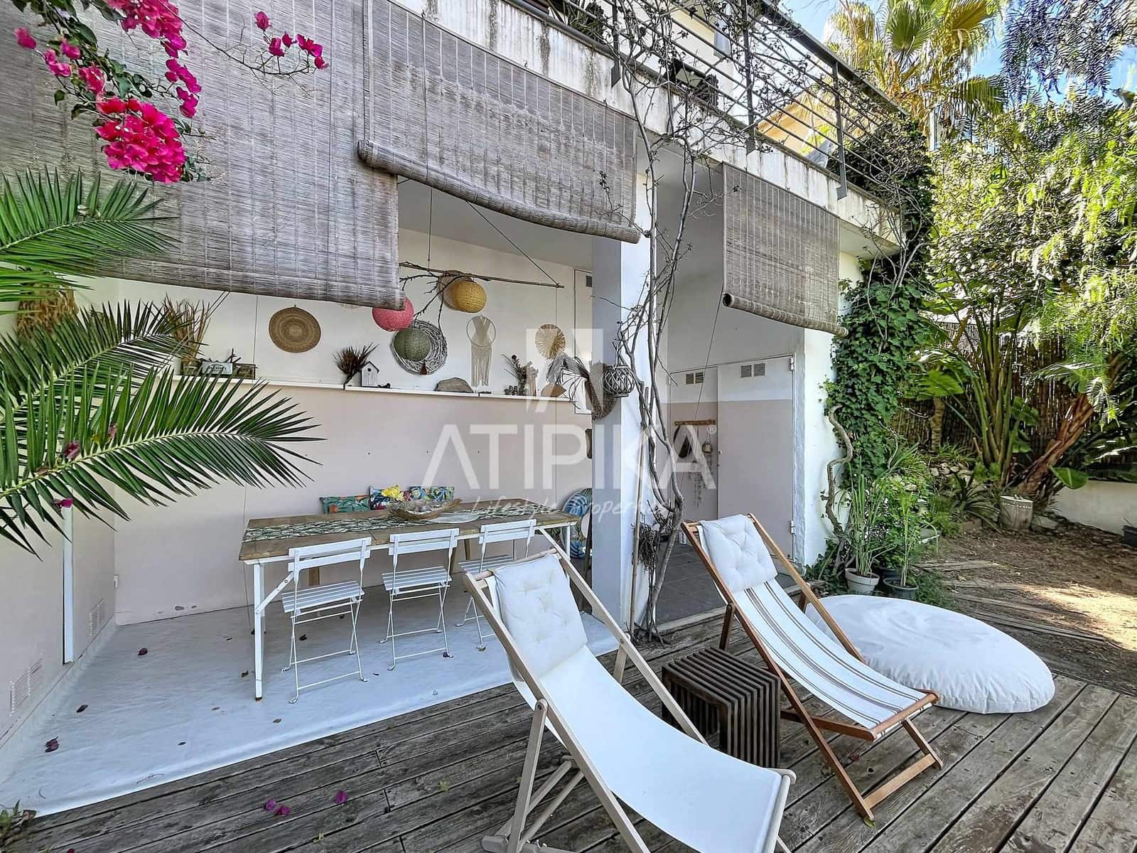 4 makuuhuone Huvila myytävänä paikassa Sitges mukana uima-altaan - 1 100 000 € (Ref: 10085424)