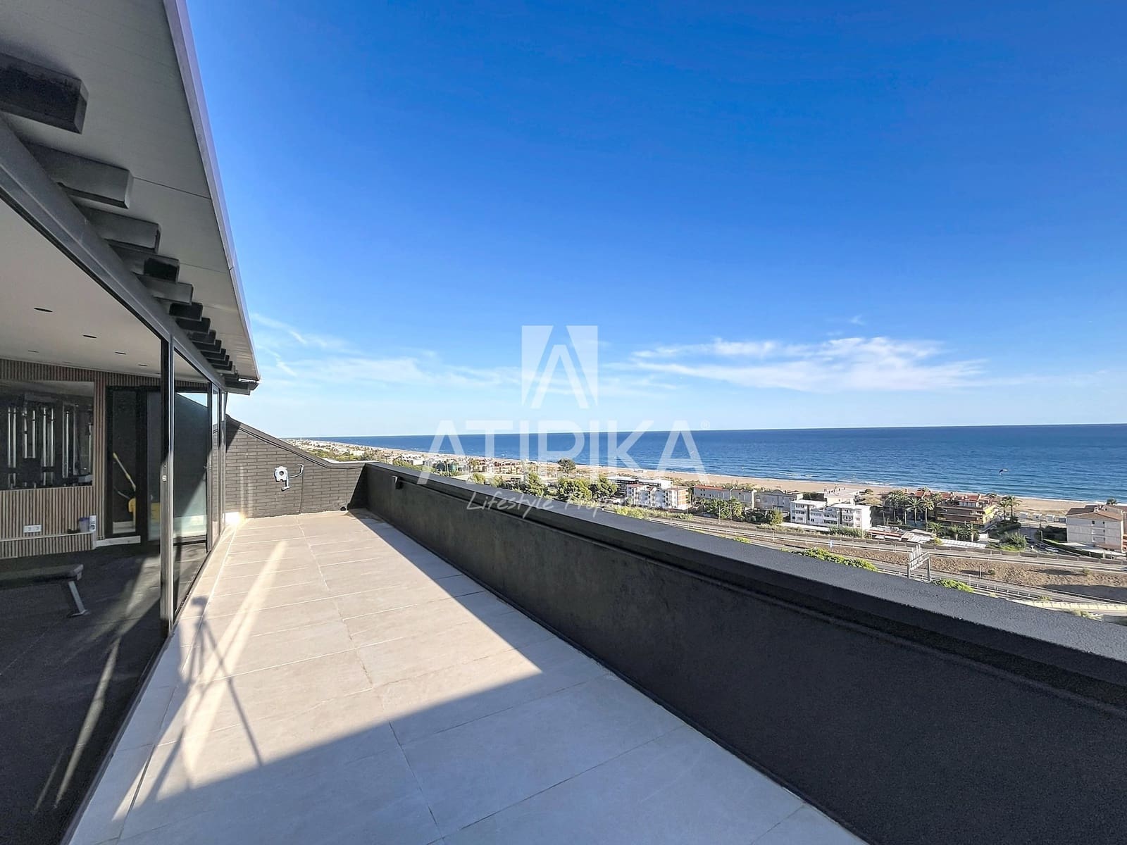 4 bedroom Villa for rent in Les Botigues de Sitges with pool - € 6,950 (Ref: 10085425)
