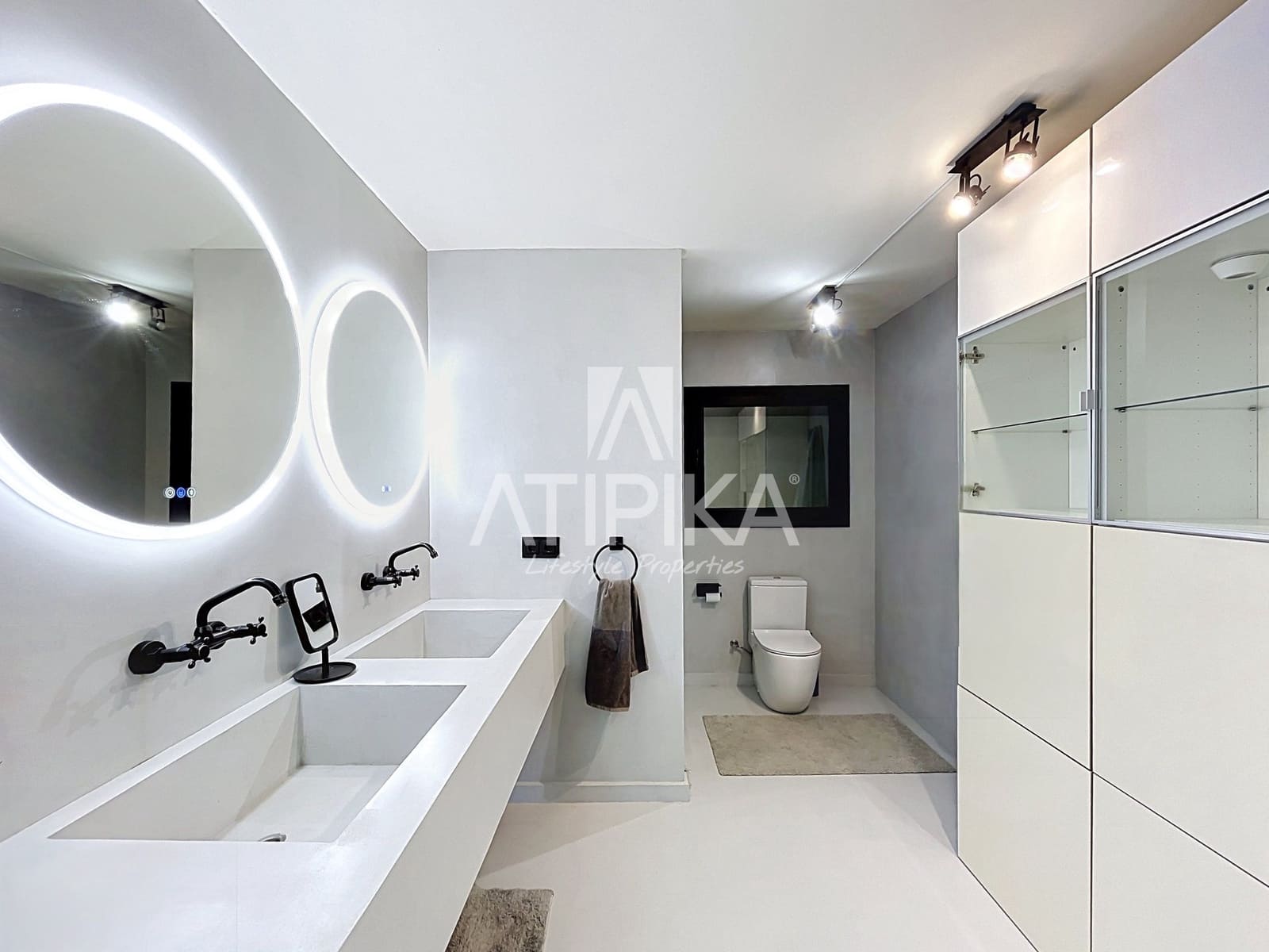 4 bedroom Villa for rent in Les Botigues de Sitges with pool - € 6,950 (Ref: 10085425)