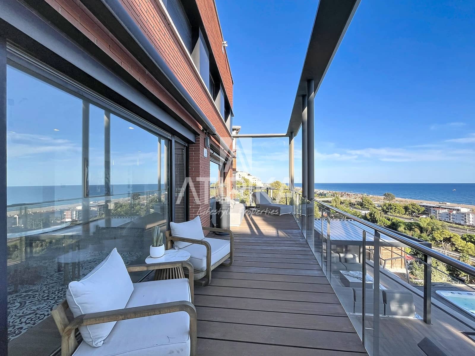 4 bedroom Villa for rent in Les Botigues de Sitges with pool - € 6,950 (Ref: 10085425)